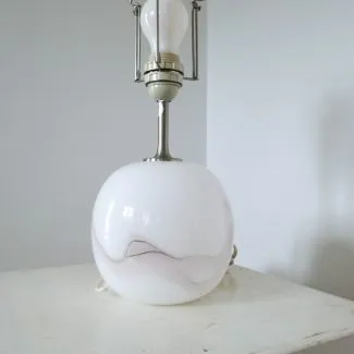 Sakura kugle bordlampe fra Holmegaard, lille model