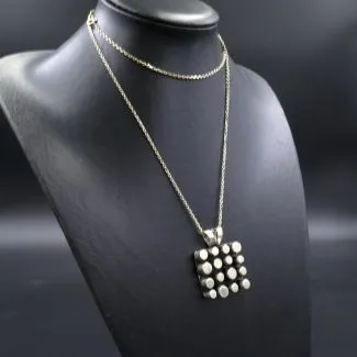 Modernistisk sølvvedhæng i lang sølvkæde (80)