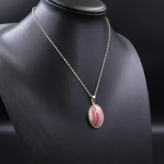 Sølv halskæde med ovalt vedhæng af rhodochrosit (42)