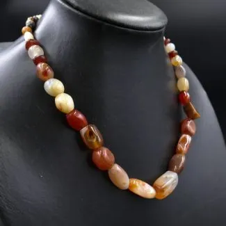 Vintage halskæde med polerede perler af agat (46)