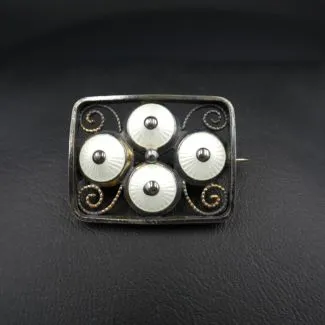 Firkantet vintage emalje broche fra Aksel Holmsen