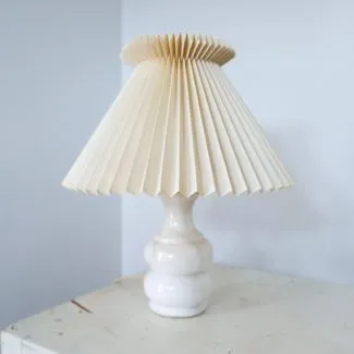 Vintage bordlampe af hvid alabast med Le Klint skærm