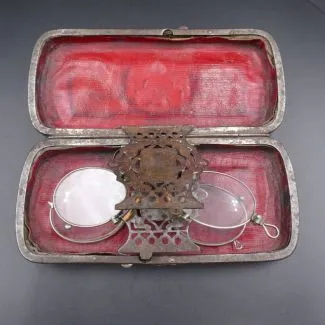 Fineste antikke brille etui med to par pince-nez briller