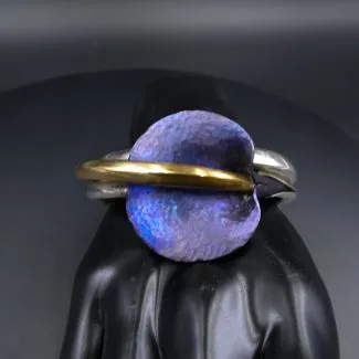 Designer sølvarmring med gulddetaljer og titanium fredslilje 