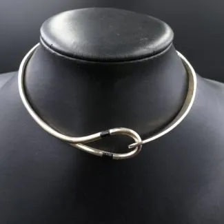 Halssmykke af sterling sølv og onyx fra Cohr