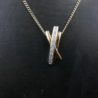 Lang halskæde i 14 karat guld prydet med brillant vedhæng (60)