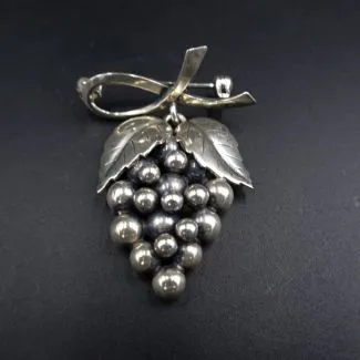 Stor drueklase broche fra John L i sterling sølv (3,2 x 4,5)