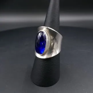 Stor vintage sølv klemme ring fra From med mørkeblå sten (55)