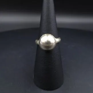 Sølvring fra From med helt rund front (53)