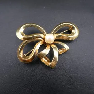 Guldbroche med ægte perle fra Siersbøl