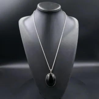 Lang kraftig sølvhalskæde med stort onyx vedhæng 