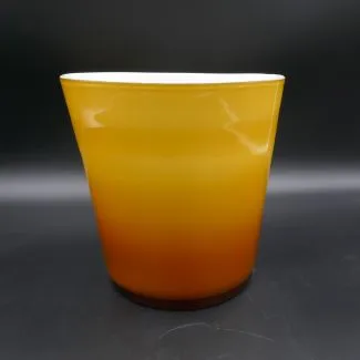 Stor Holmegaard urtepotteskjuler i brunlig overfangsglas