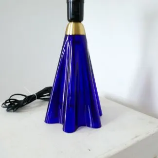 Le Klint bordlampe model 304 af mørkeblåt glas (31,5 cm)