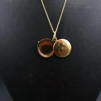 Vintage otte karat guldhalskæde med medaljon (62)