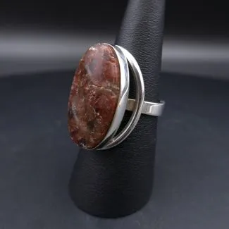 Oval sølvring med sjælden kvarts fra From