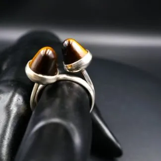 Dobbelt sølvring fra From med tigerøjne sten (58)