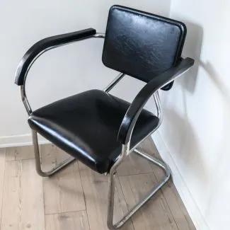 Vintage barber stol med chrom stel og sort betræk