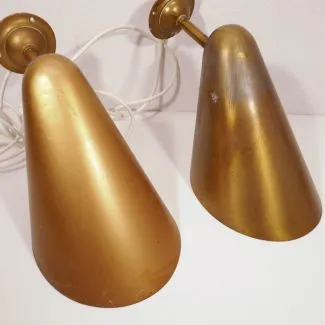 Sæt super cool gyldne væglamper fra Wilhelm Lauritzen