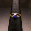 Vintage guldring fra Hassing Guldsmed med mørkeblå sten 
