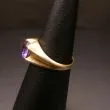 Vintage guldring med stor lilla sten 