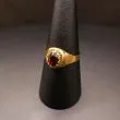 Vintage italiensk guldring med rød sten