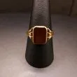 Vintage otte karat herre guldring prydet med rødbrunt karneol