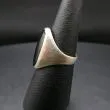 Kraftig vintage ring i sterling sølv med onyx