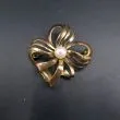 Vintage otte karat blomster guldbroche med perle - ekstra billede