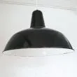 Stor flot industri lampe i sort med hvid emalje