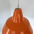 Stor værkstedspendel i appelsin orangefarvet emalje - afslag i toppen