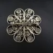 Vintage blomster broche af sølv filigran - bagside