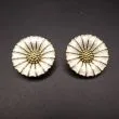 Vintage marguerit-øreclips fra Michelsen i guilloche, hvid emalje