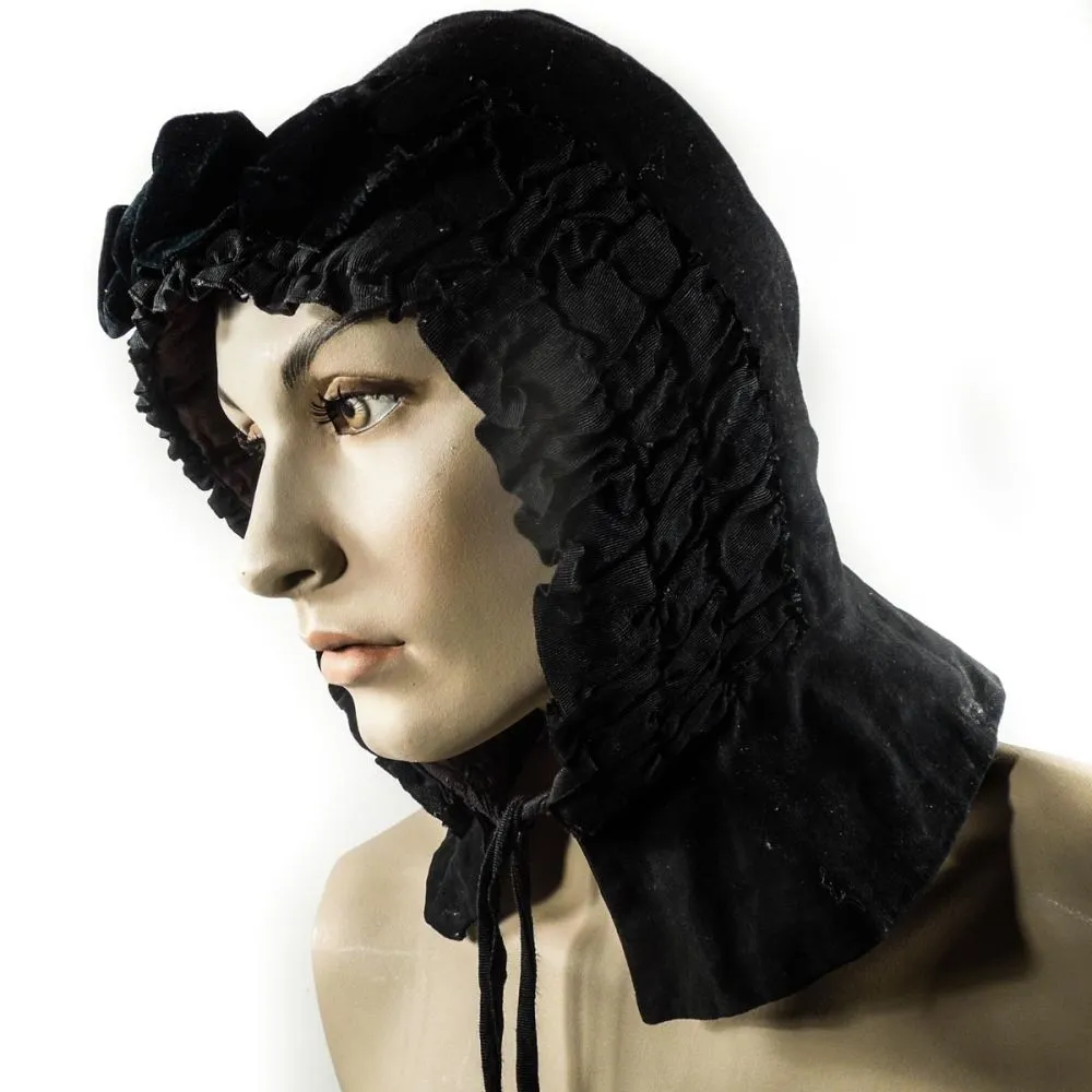 Antik kyse i fuldstændig intakt stand. Meget lidt brugsslitage.