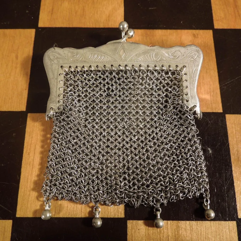 Antik sølv-taske i gammel æske fra Magasin.