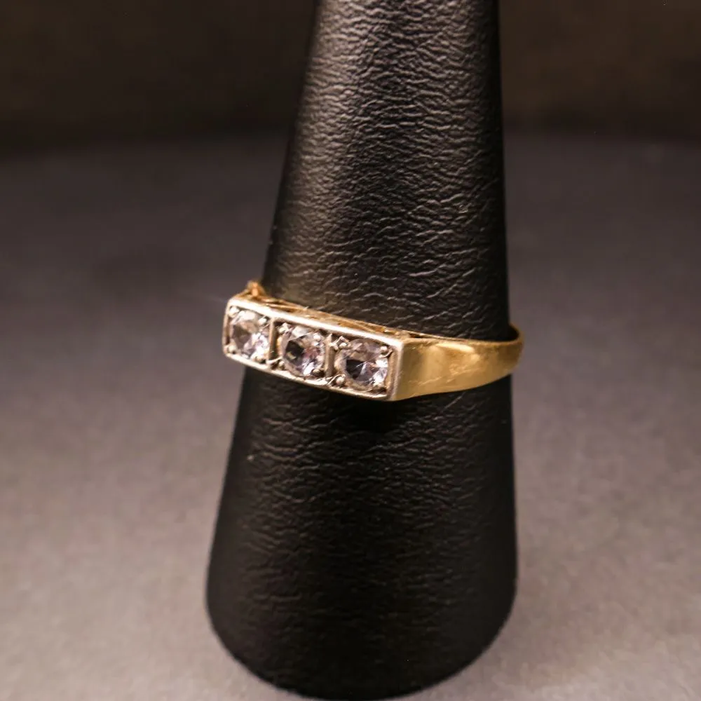 Guldring med tre store klare spinel-sten