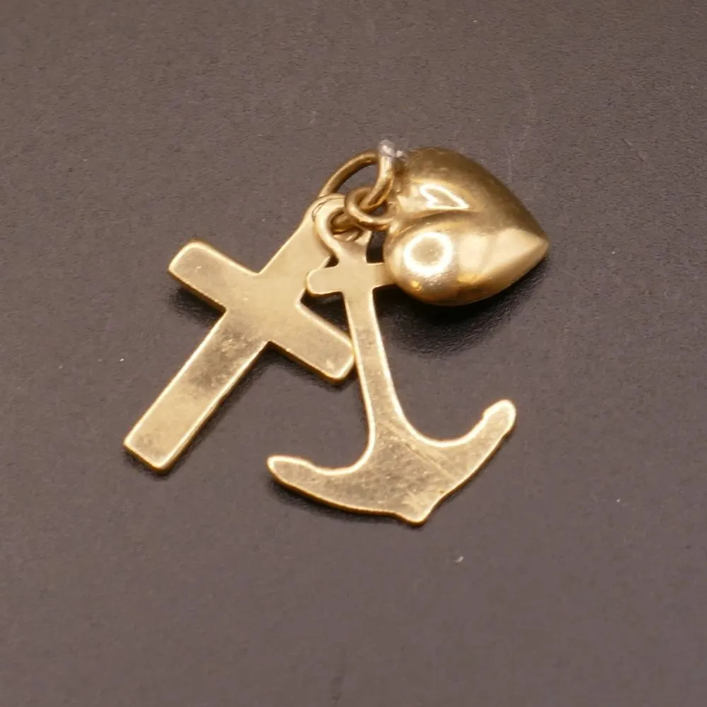 Tro, håb & kærlighed vedhæng udført af fjorten karat guld