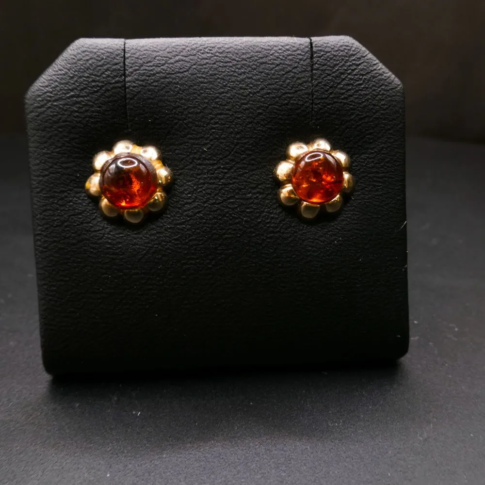 Vintage blomster-ørestikkere fra Einar Fehrn i 8 karat guld med rav!