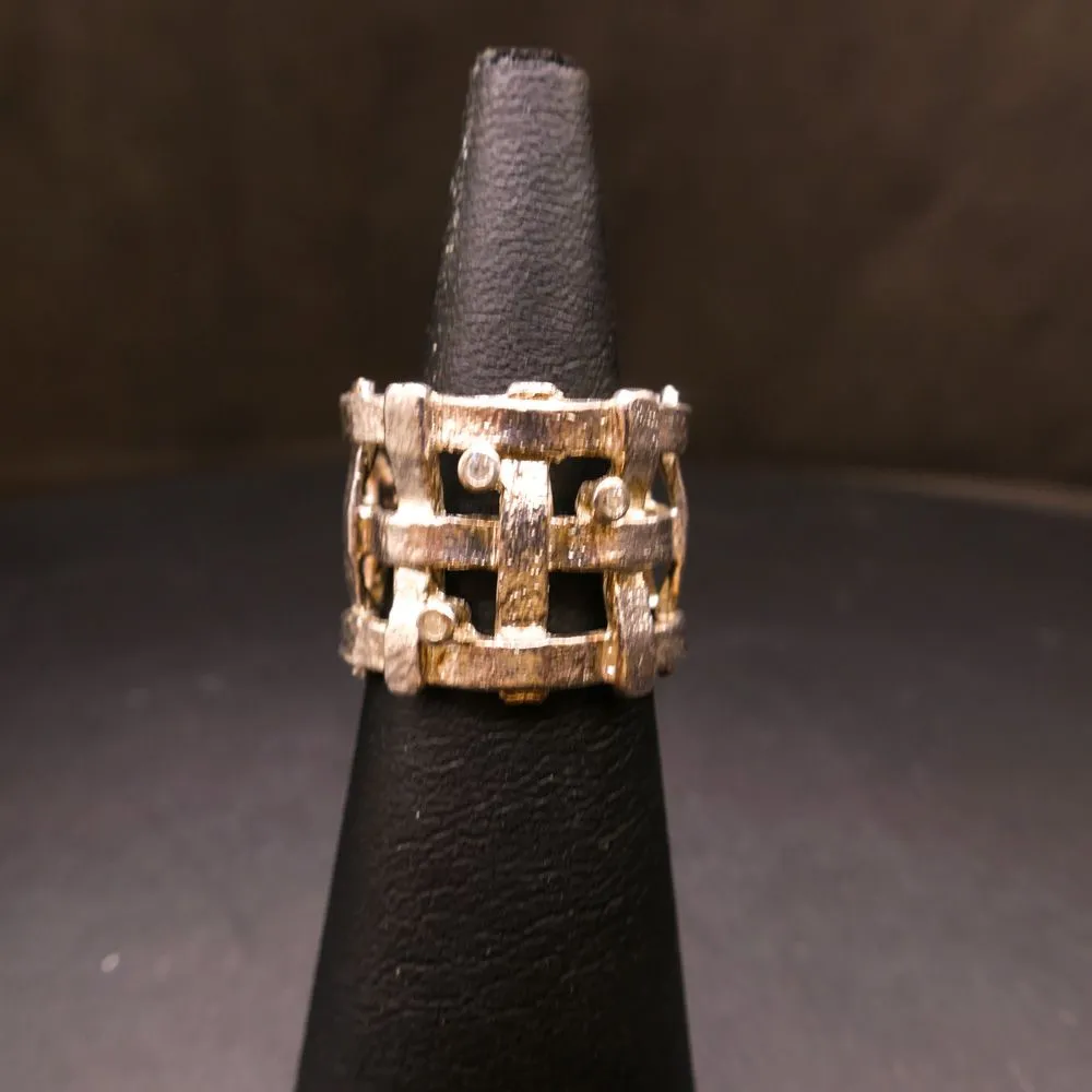 Designerring i sterling sølv prydet med diamanter fra Kranz & Ziegler