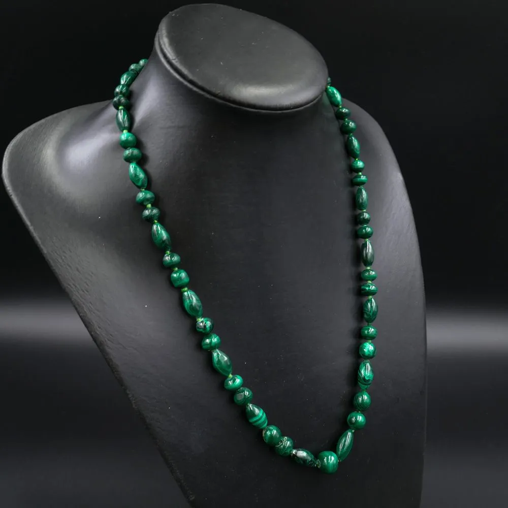 Vintage halskæde af perler af malakit