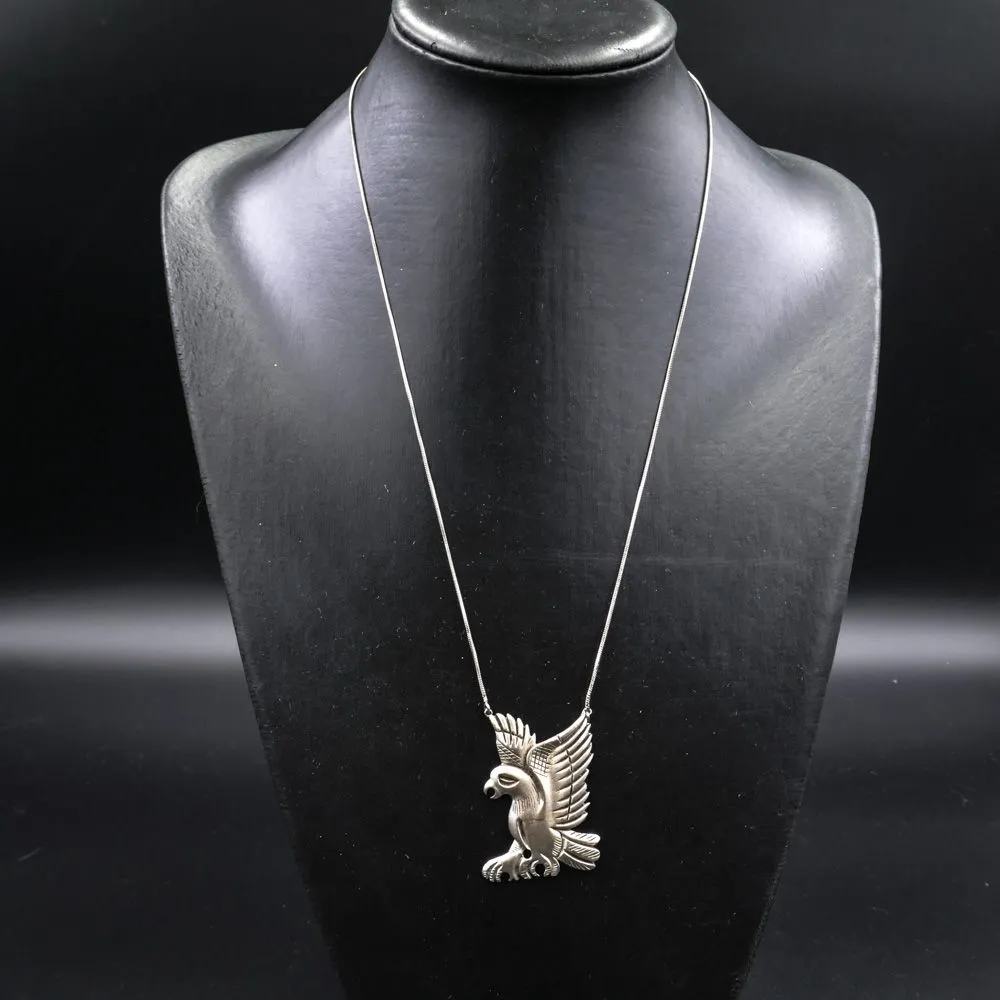 Lækker ørne-halskæde i sterling sølv fra Julie Sandlau.