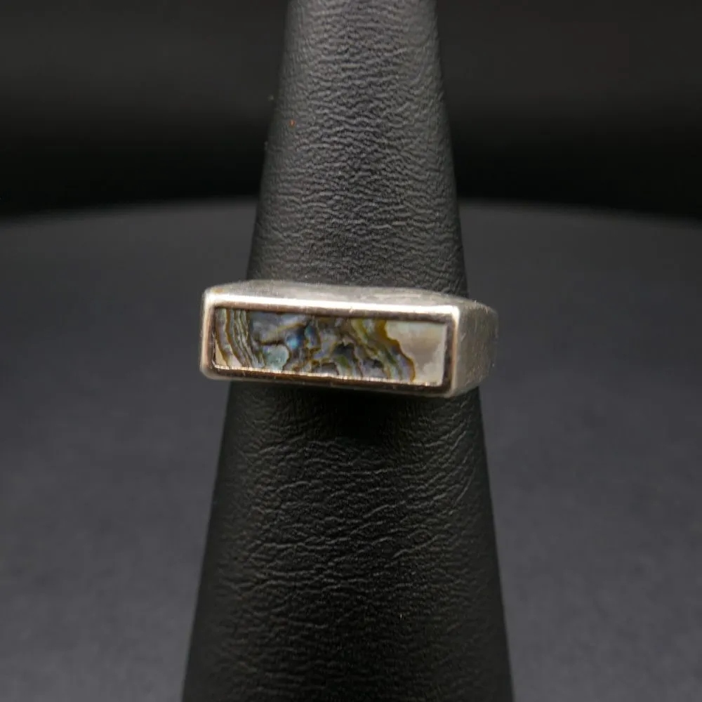 Vintage designer-ring udført i sterling sølv med abelone-skal