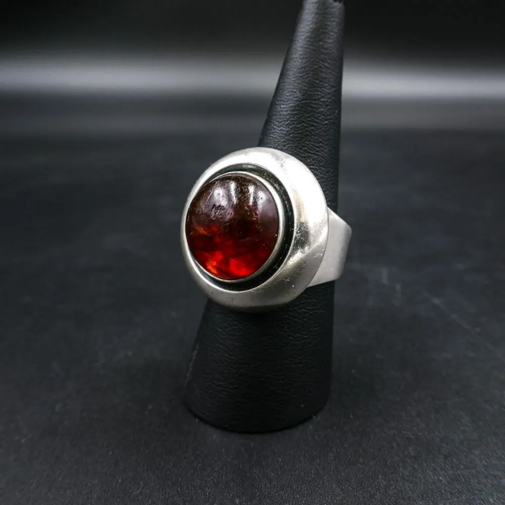 Stor vintage sølvring med rav fra From 