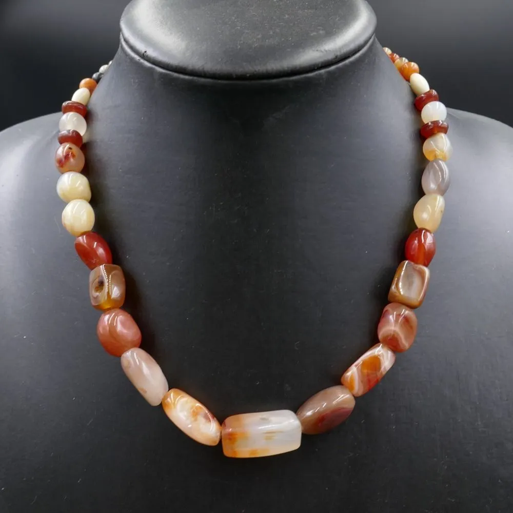 Vintage halskæde med polerede perler af agat 