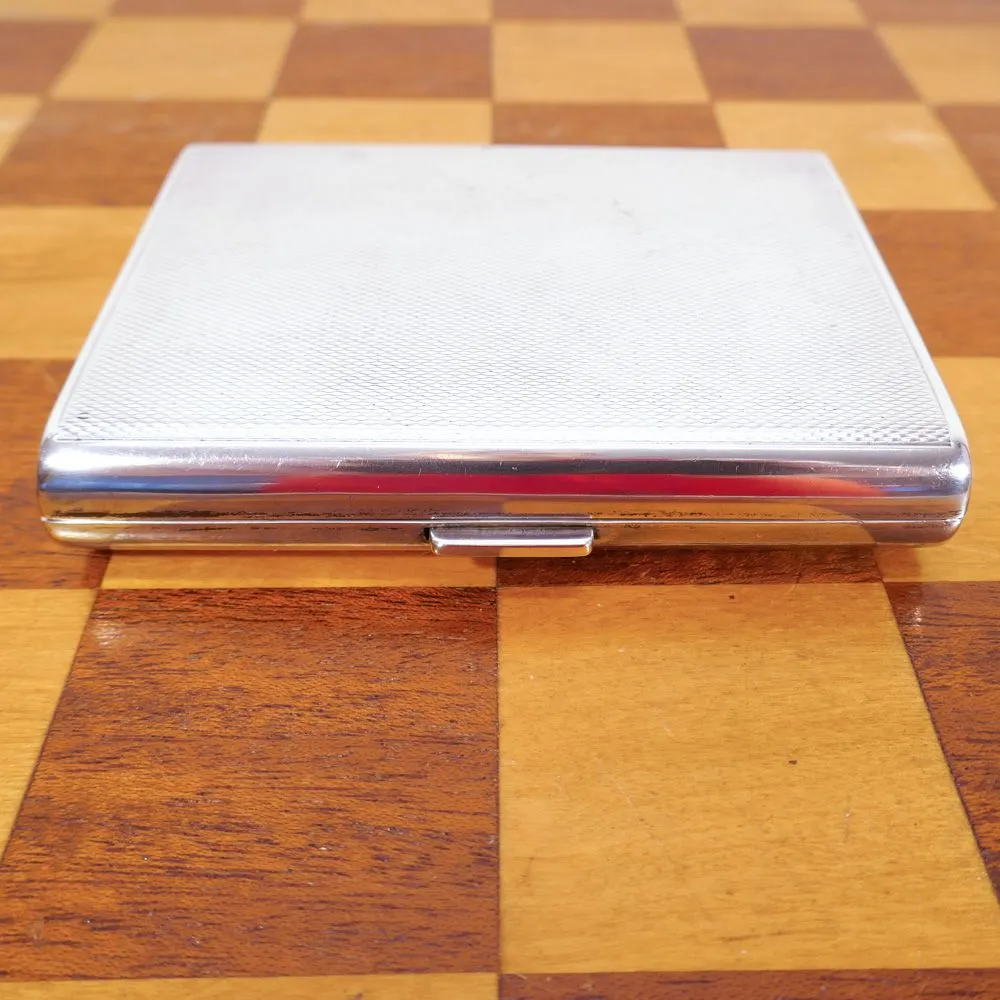 Udsøgt, næsten antik cigaret etui fra Grann & Laglye