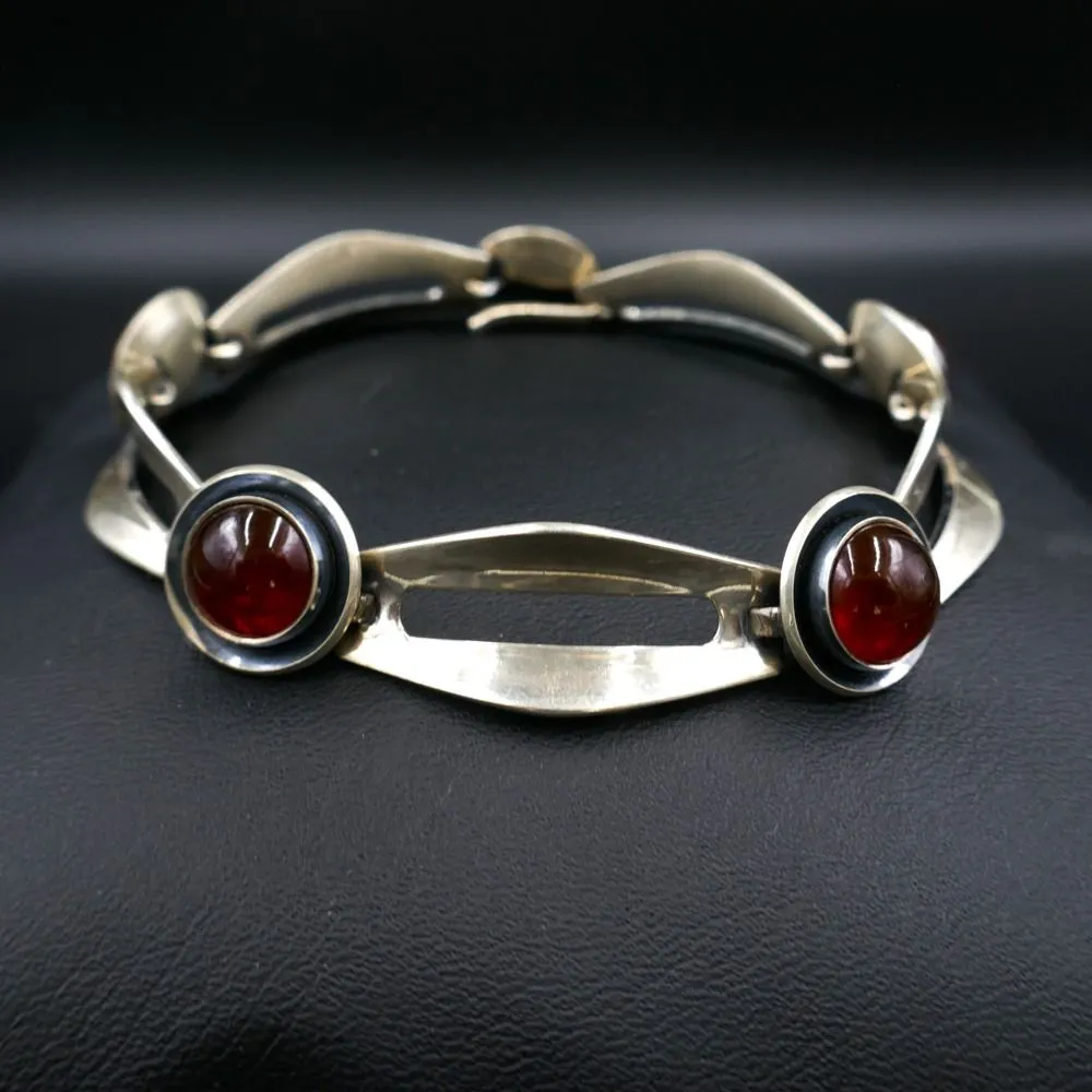 Niels Erik From armbånd af sterling sølv og rav 