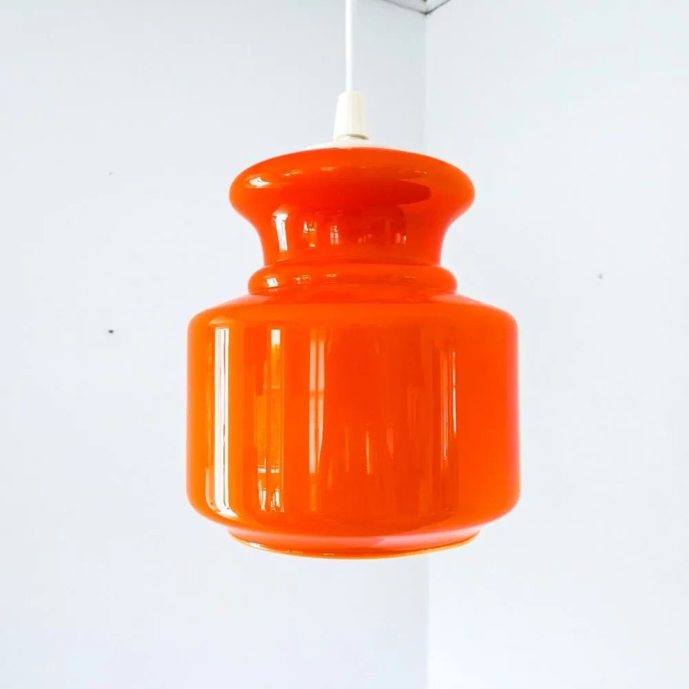 Vintage orange glas pendel med hvid inderside