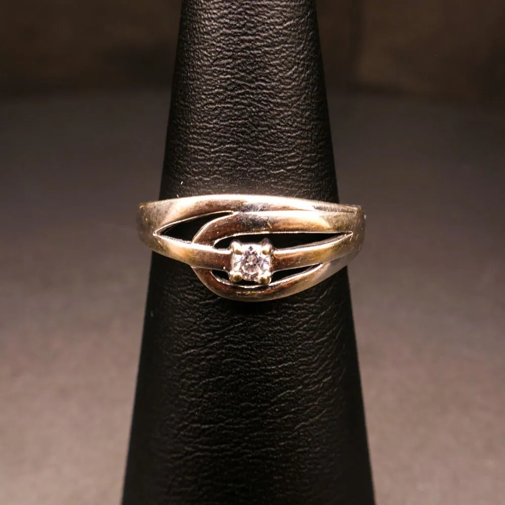 Designer ring i hvid guld med zirkonia-sten