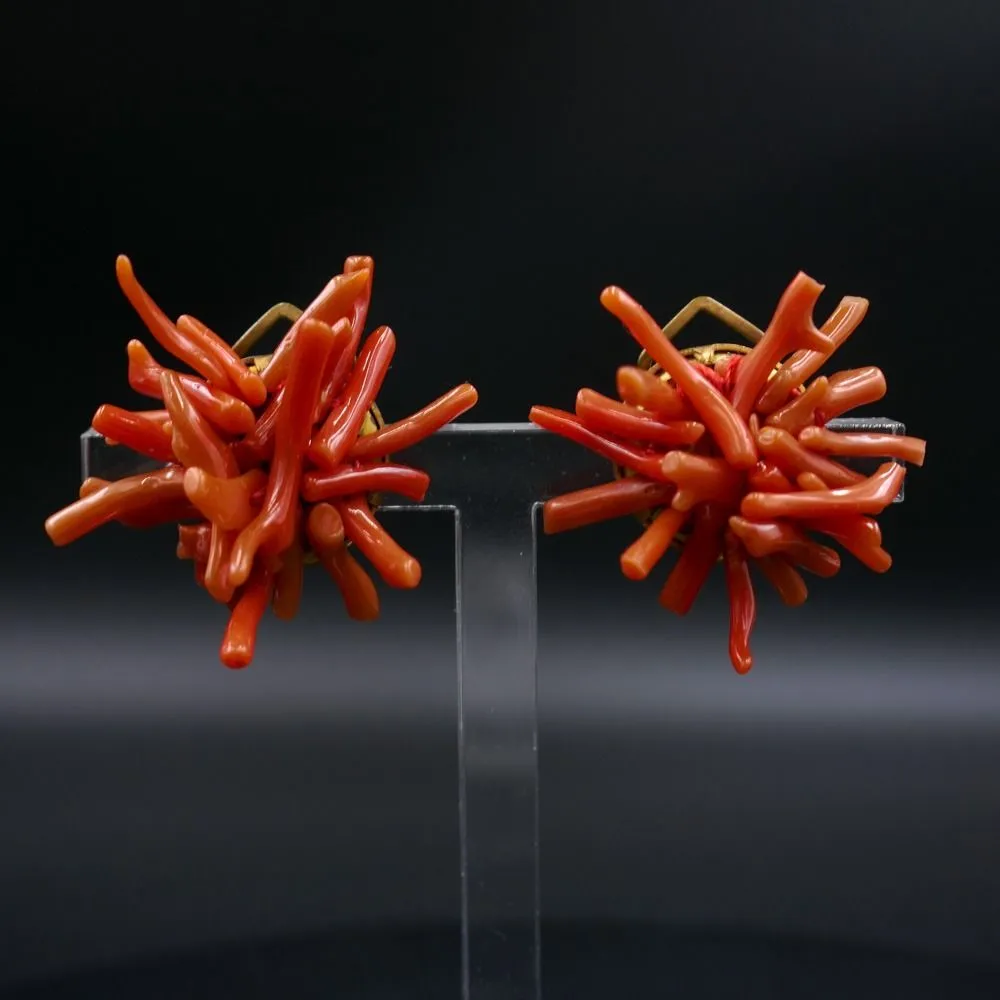 Vintage øreclips med koral stave