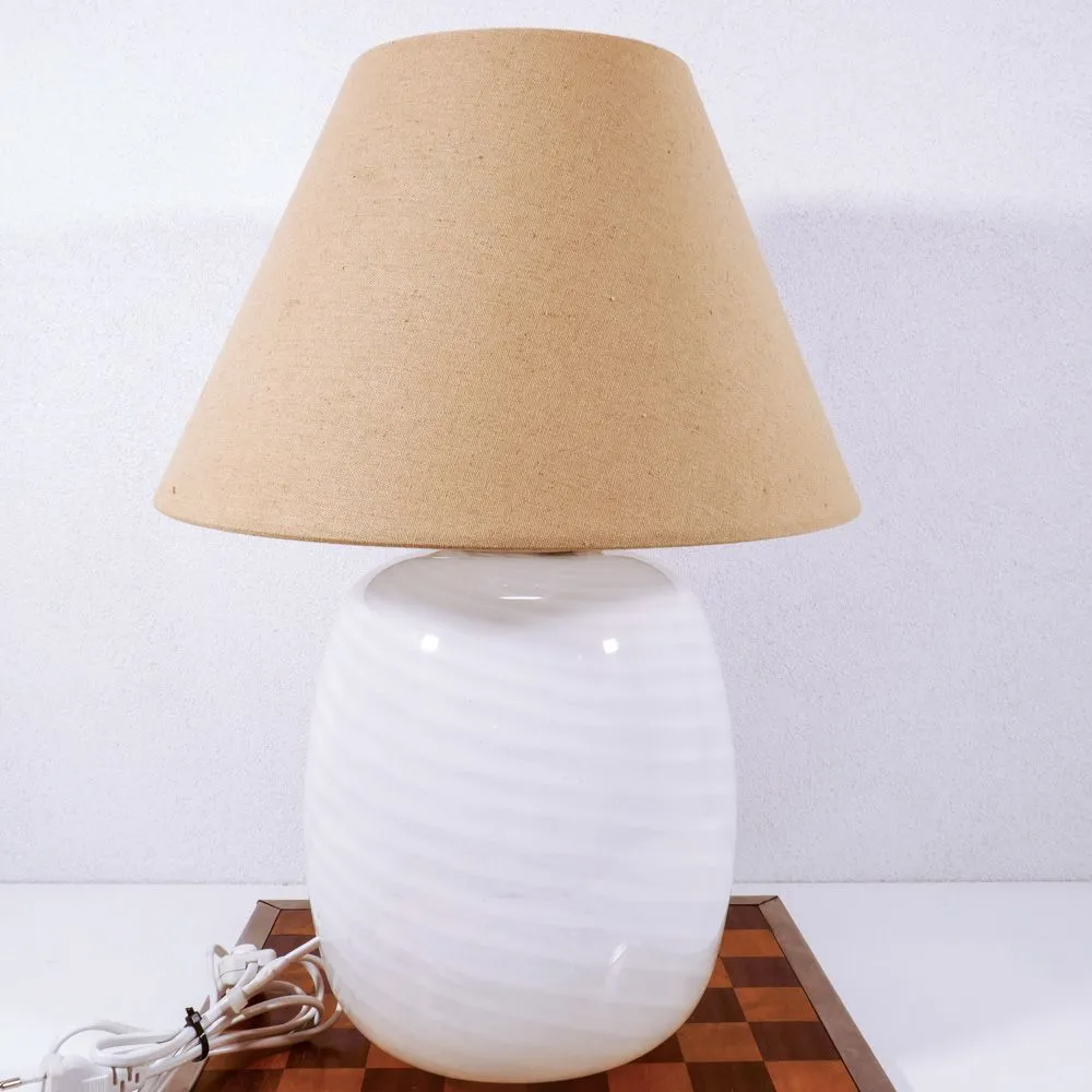 Stor Murano bordlampe i hvidt swirl glas inkl. skærm