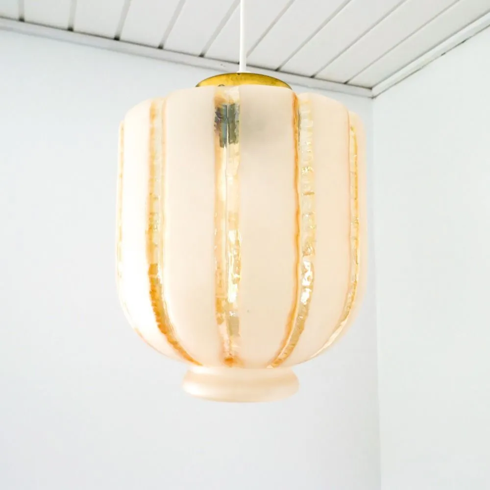 Vintage glaspendel med messingfarvet top